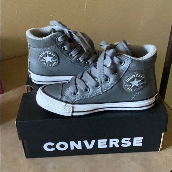 Sneakers - Picture 2 of 5